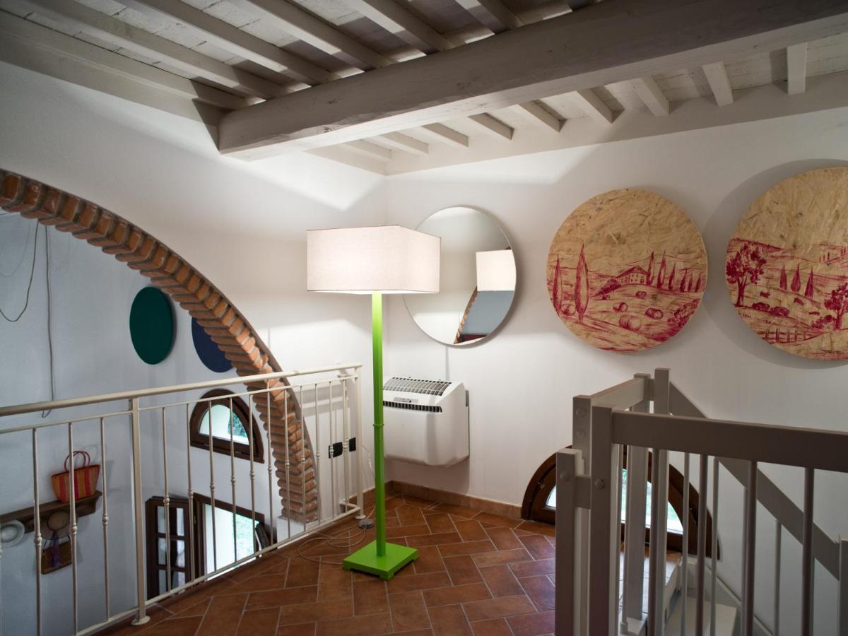 San Ruffino Apartments Lari Exterior photo