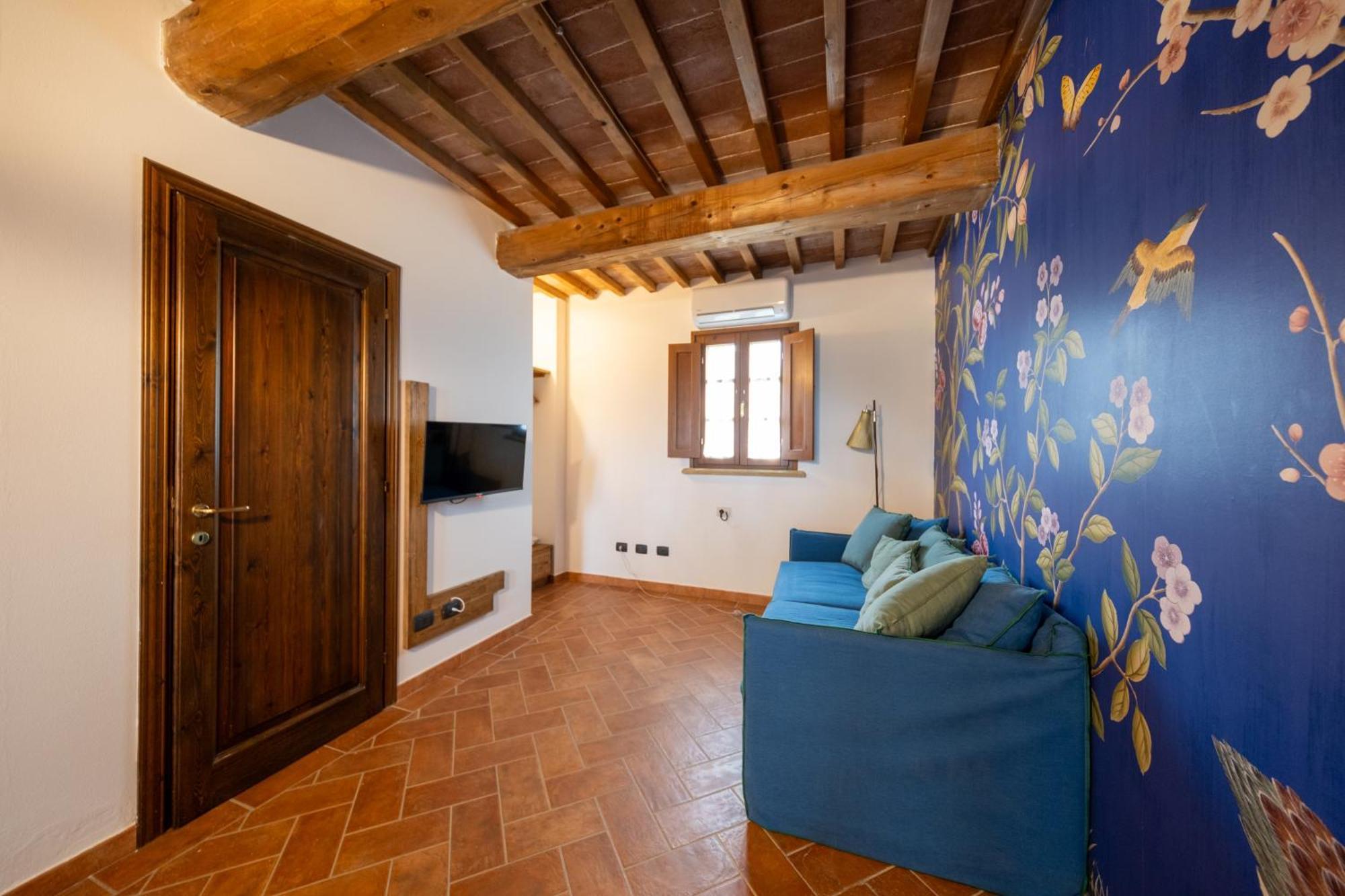 San Ruffino Apartments Lari Exterior photo