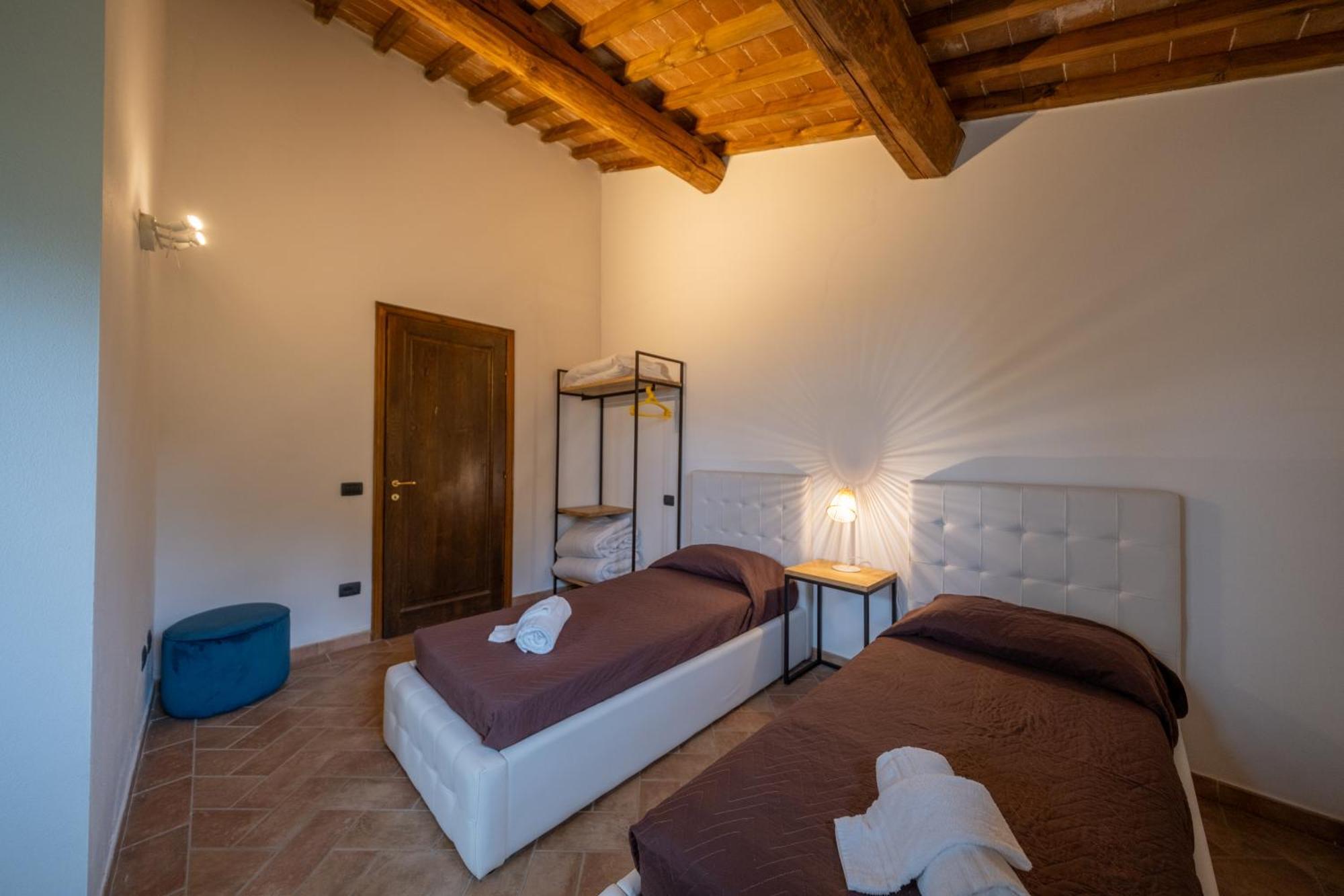 San Ruffino Apartments Lari Exterior photo