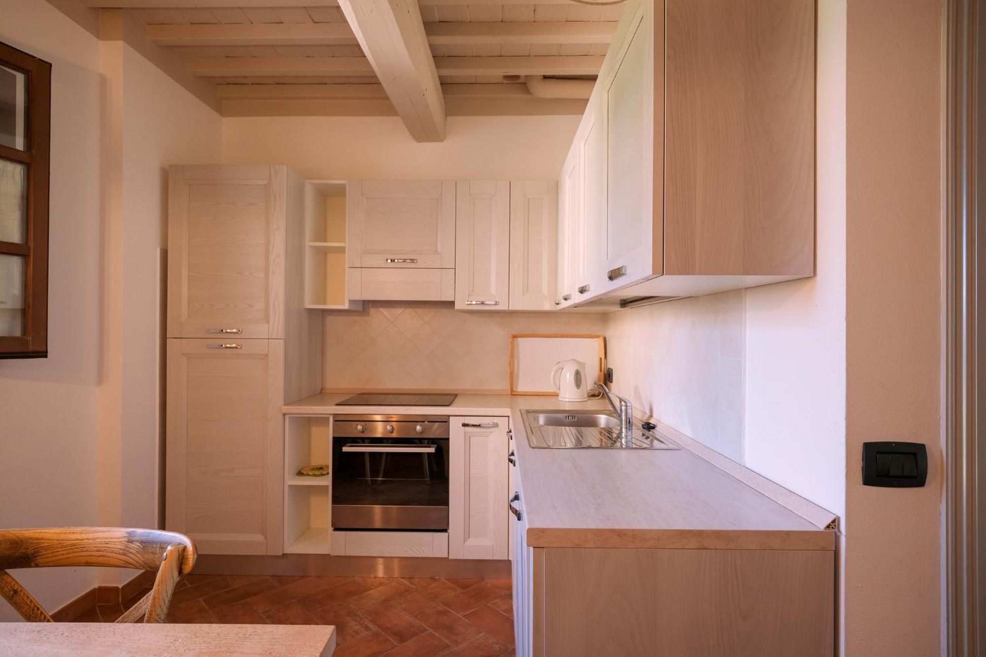 San Ruffino Apartments Lari Exterior photo